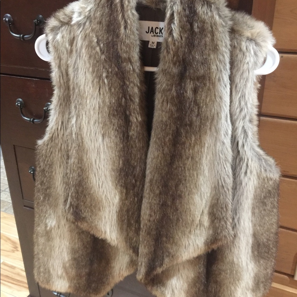 Beautiful faux fur Jack by BB Dakota vest medium